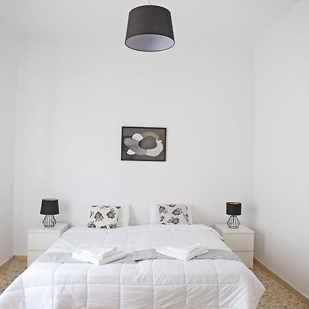 Renata Room By The Sea Near Airport Artemida  Exterior foto