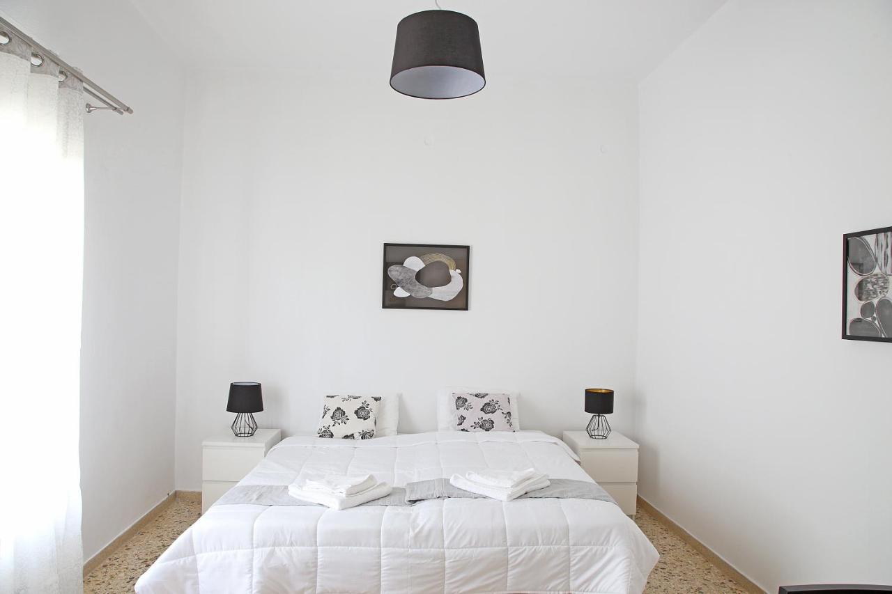 Renata Room By The Sea Near Airport Artemida  Exterior foto