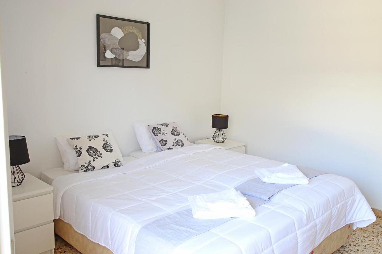 Renata Room By The Sea Near Airport Artemida  Exterior foto
